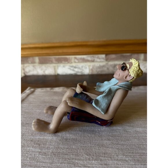 Limited Edition Beach Bum Figurine  Sunglasses & Towel D Manning Shelf Sitter - Picture 2 of 16